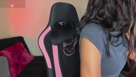 Snapshot of xemily_hardy chatting on December 2025 11:54:01 PM Kanae. online show from December 2025 11:54:01 PM