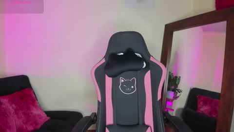 Kanae. online show from December 2025 02:06:01 AM