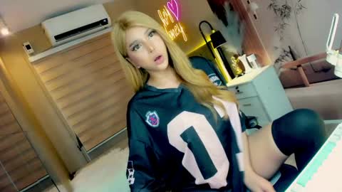 Snapshot of xhey_honeyx chatting on June 2026 05:52:01 AM hey honey online show from June 2026 05:52:01 AM