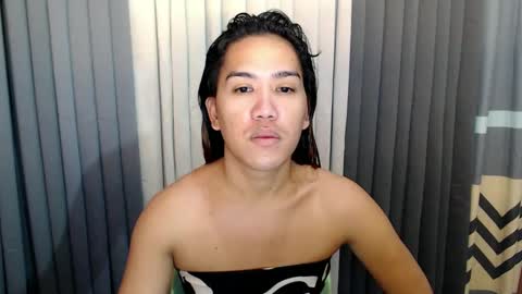 GWEN THOMPSON .......   online show from January 2025 04:14:02 AM