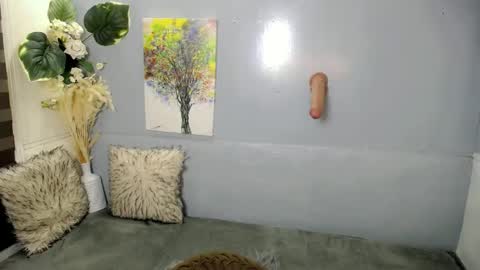 GWEN THOMPSON .......   online show from March 2025 12:00:01 AM