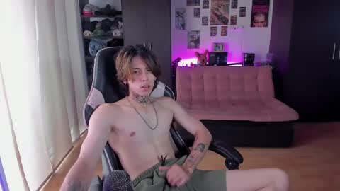 Snapshot of xice_boy chatting on May 2026 08:47:02 PM xIce Boy online show from May 2026 08:47:02 PM