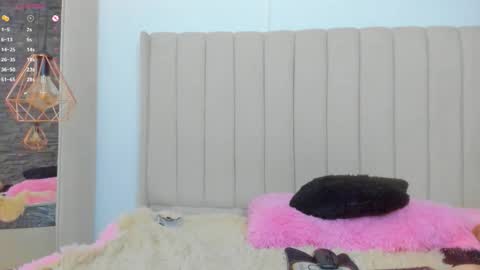 xiomara_cortes online show from October 2025 01:03:02 AM