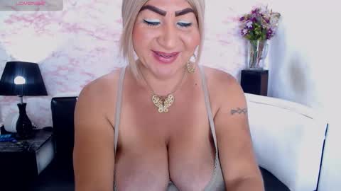 XIOMY   give LIKE on my page online show from January 2025 02:39:01 PM