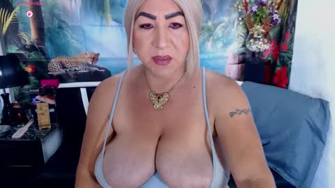 XIOMY   give LIKE on my page online show from October 2025 02:37:01 PM