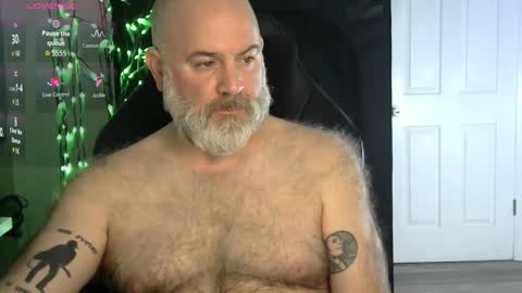 Snapshot of xjohnniex77 chatting on January 2026 04:06:01 AM MrSlowBurn77 online show from January 2026 04:06:01 AM