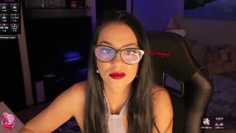 Lara online show from December 2024 09:50:01 PM