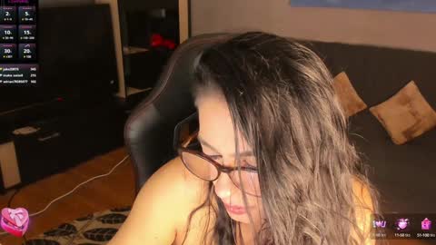 Lara online show from December 2024 02:02:02 AM