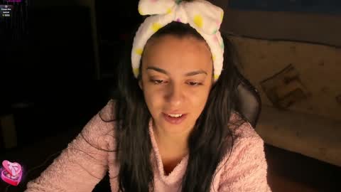 Lara online show from December 2024 10:39:01 PM