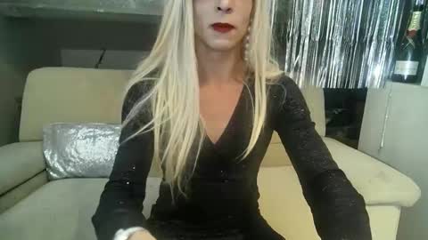 Snapshot of xlecram chatting on January 2025 08:54:01 PM Wendy online show from January 2025 08:54:01 PM