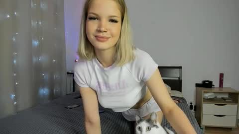 Chloe online show from November 2025 11:22:01 AM