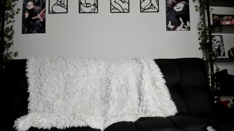   online show from February 2025 07:18:01 AM