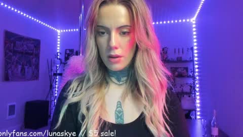   online show from November 2025 07:52:02 AM