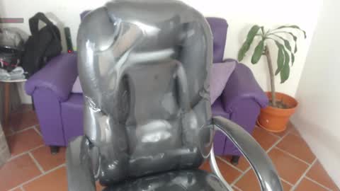 Snapshot of xlunna chatting on December 2024 06:49:02 PM lunna online show from December 2024 06:49:02 PM