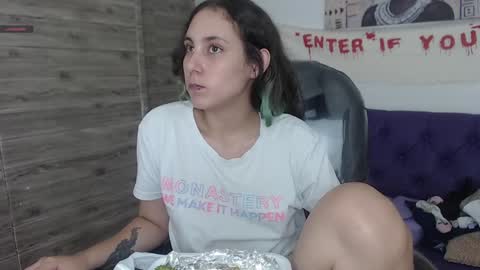 Snapshot of xlunna chatting on December 2024 07:04:02 PM lunna online show from December 2024 07:04:02 PM