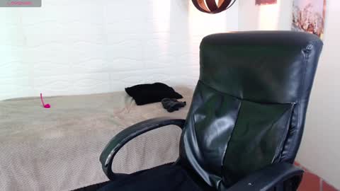 Snapshot of xlunna chatting on January 2025 07:45:02 PM lunna online show from January 2025 07:45:02 PM