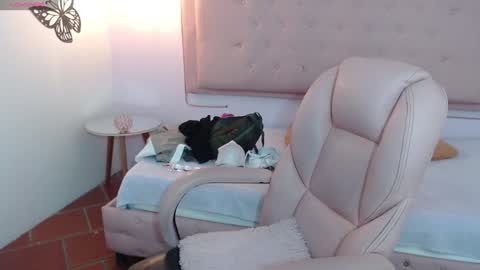 Snapshot of xlunna chatting on January 2025 12:06:02 AM lunna online show from January 2025 12:06:02 AM