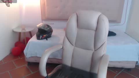 Snapshot of xlunna chatting on February 2025 07:25:01 PM lunna online show from February 2025 07:25:01 PM