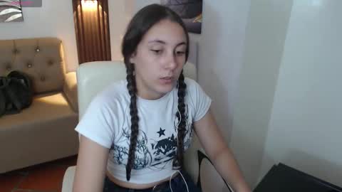 Snapshot of xlunna chatting on September 2025 07:35:01 PM lunna online show from September 2025 07:35:01 PM