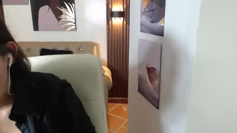 Snapshot of xlunna chatting on October 2025 07:41:01 PM lunna online show from October 2025 07:41:01 PM