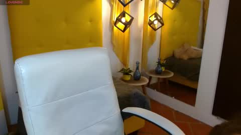 Snapshot of xlunna chatting on November 2025 07:49:02 PM lunna online show from November 2025 07:49:02 PM