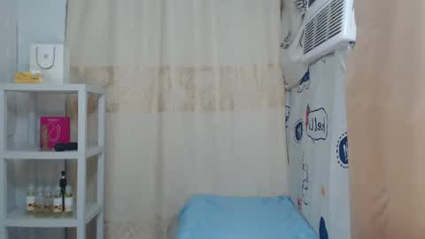 Snapshot of xmaxie_ chatting on June 2026 06:17:01 PM Maxie online show from June 2026 06:17:01 PM