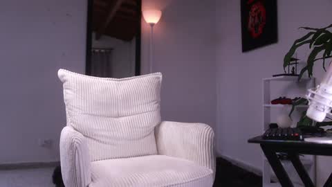   online show from February 2025 08:30:01 PM