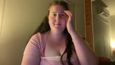 Snapshot of xopeachybaby chatting on May 2026 11:49:01 AM xopeachybaby online show from May 2026 11:49:01 AM