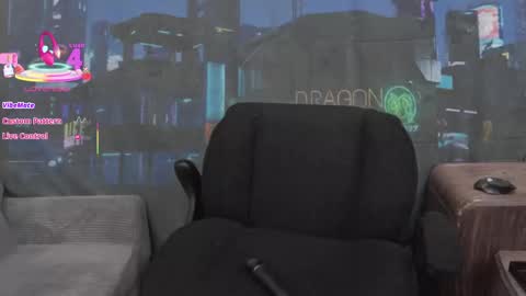 Chloe online show from September 2025 01:11:01 AM