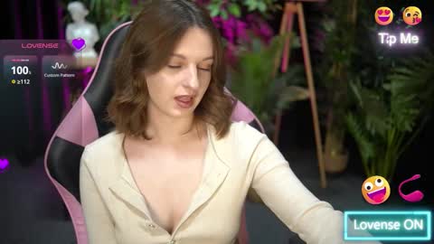 xoxo_molly online show from December 2025 08:49:02 PM