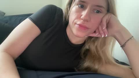 jenn online show from January 2025 10:01:02 PM