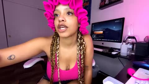 xStarGazingx online show from September 2025 06:41:02 PM