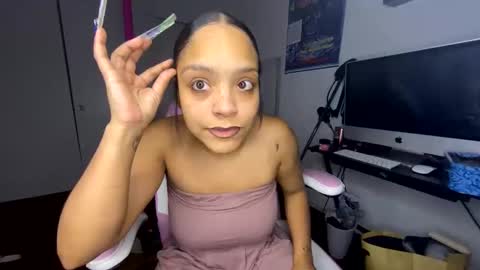 xStarGazingx online show from October 2025 04:43:01 AM