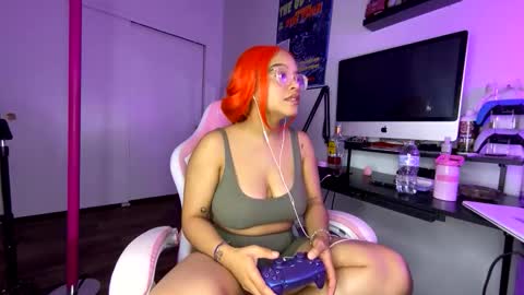 xStarGazingx online show from March 2026 05:44:01 AM