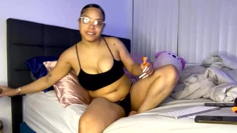 xStarGazingx online show from April 2026 07:55:03 AM