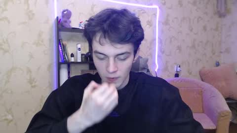 traqqq online show from March 2025 07:11:02 PM