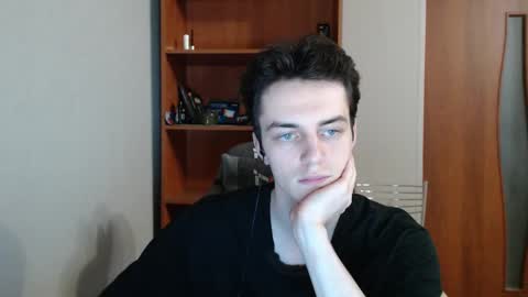 traqqq online show from September 2025 08:45:01 PM