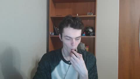 traqqq online show from October 2025 09:02:01 PM