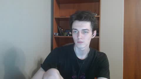 traqqq online show from October 2025 07:45:02 PM