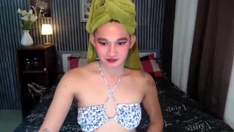 Snapshot of xtspetitehugecock chatting on May 2026 04:25:02 PM xtspetitehugecock online show from May 2026 04:25:02 PM