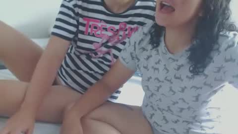 Gabriela and Camila online show from January 2025 03:10:02 PM