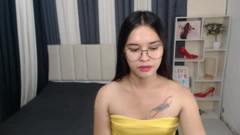 CHLOES ROOM online show from October 2025 04:49:02 PM