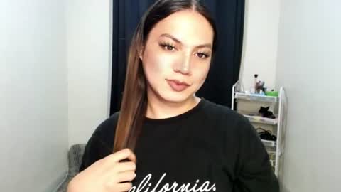 Snapshot of xxjulielovesyouxx chatting on July 2026 06:44:01 PM July online show from July 2026 06:44:01 PM