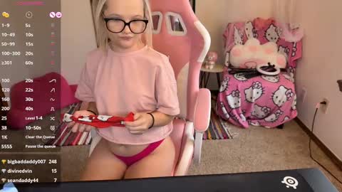 Snapshot of xxnaughtynicolexx chatting on September 2025 10:31:01 PM Nicole online show from September 2025 10:31:01 PM