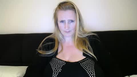 Nikkie online show from March 2025 09:00:02 PM