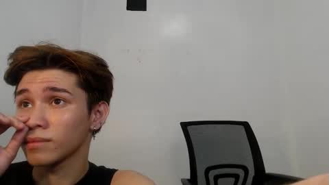 Snapshot of xxsebastian18 chatting on December 2024 11:41:01 AM seb online show from December 2024 11:41:01 AM