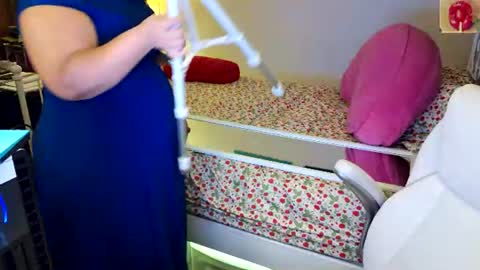 Snapshot of xxstrawberryjanexx chatting on June 2026 04:06:01 AM Strawberry Jane online show from June 2026 04:06:01 AM