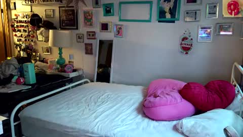 Snapshot of xxstrawberryjanexx chatting on July 2026 03:42:01 AM Strawberry Jane online show from July 2026 03:42:01 AM
