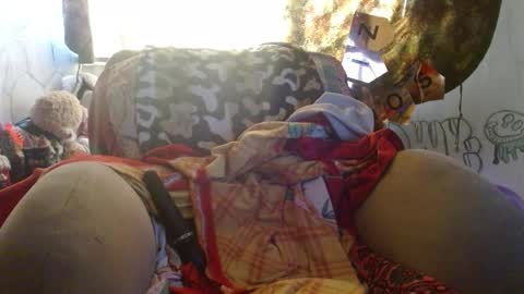   LILI  online show from December 2024 12:06:02 PM