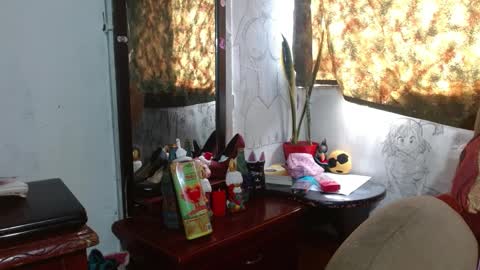   LILI  online show from December 2024 02:33:02 PM